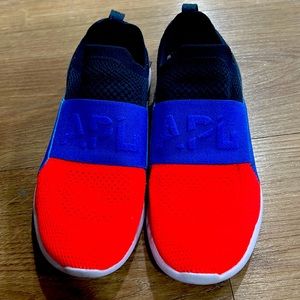 APL youth size US size 4! Color pink and blue!